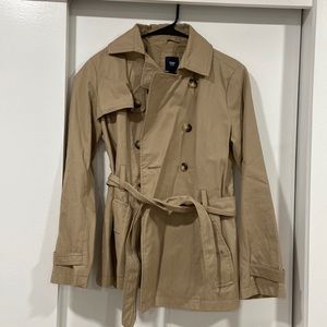 Gap trench coat. Color Khaki. Size small.